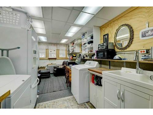 605 Macleod Trail Sw, High River, AB - Indoor Photo Showing Laundry Room