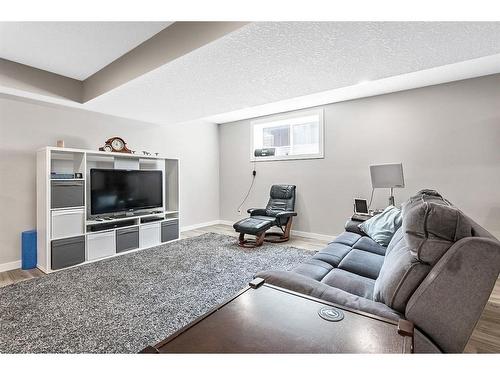 336 Willow Ridge Manor, Diamond Valley, AB - Indoor Photo Showing Other Room