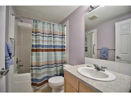 207-2022 Canyon Meadows Drive Se, Calgary, AB - Indoor Photo Showing Bathroom