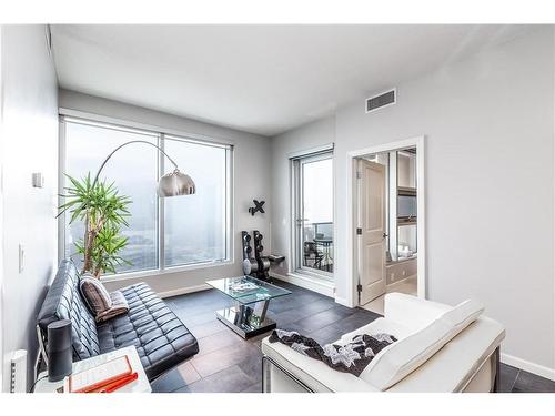 2405-211 13 Avenue Se, Calgary, AB - Indoor Photo Showing Living Room