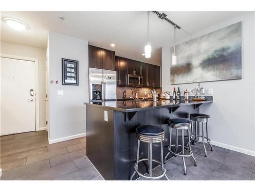 2405-211 13 Avenue Se, Calgary, AB - Indoor Photo Showing Kitchen With Upgraded Kitchen