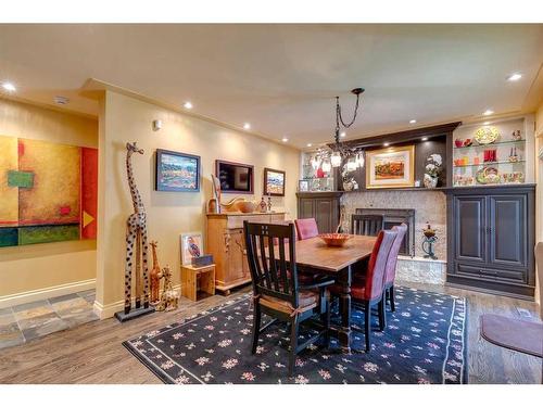 6-35 Oakmount Court Sw, Calgary, AB - Indoor Photo Showing Dining Room