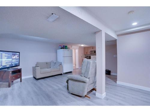 135 25 Avenue Ne, Calgary, AB - Indoor