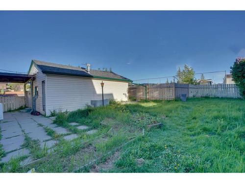 135 25 Avenue Ne, Calgary, AB - Outdoor