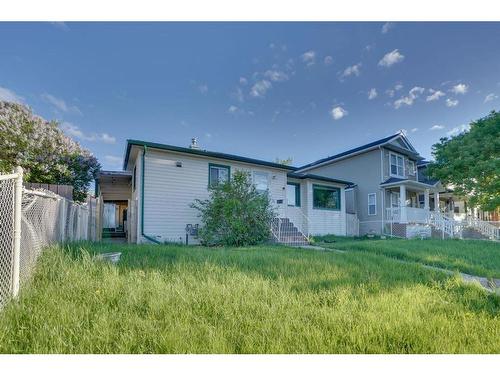 135 25 Avenue Ne, Calgary, AB - Outdoor