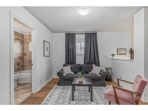 2820 Morley Trail Nw, Calgary, AB - Indoor Photo Showing Living Room