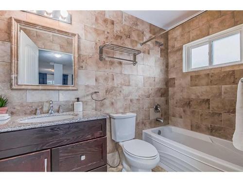 2820 Morley Trail Nw, Calgary, AB - Indoor Photo Showing Bathroom