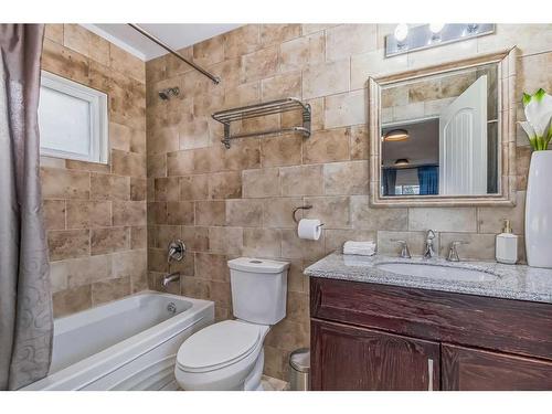 2820 Morley Trail Nw, Calgary, AB - Indoor Photo Showing Bathroom