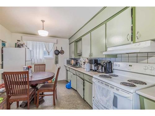 2820 Morley Trail Nw, Calgary, AB - Indoor Photo Showing Kitchen