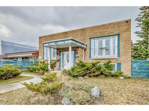 2820 Morley Trail Nw, Calgary, AB - Outdoor