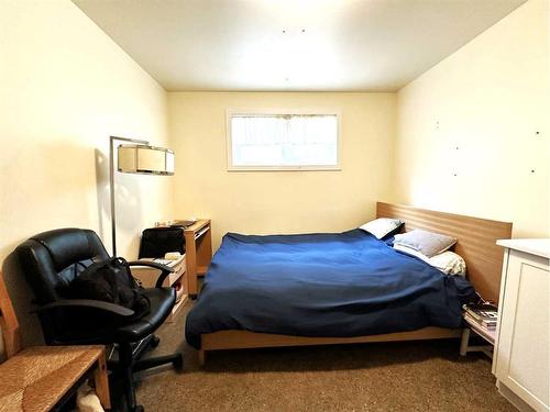 2820 Morley Trail Nw, Calgary, AB - Indoor Photo Showing Bedroom