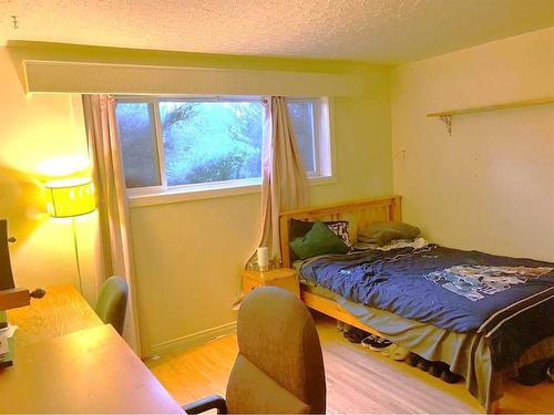 2820 Morley Trail Nw, Calgary, AB - Indoor Photo Showing Bedroom