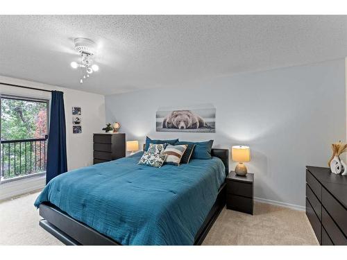 403-3131 63 Avenue Sw, Calgary, AB - Indoor Photo Showing Bedroom