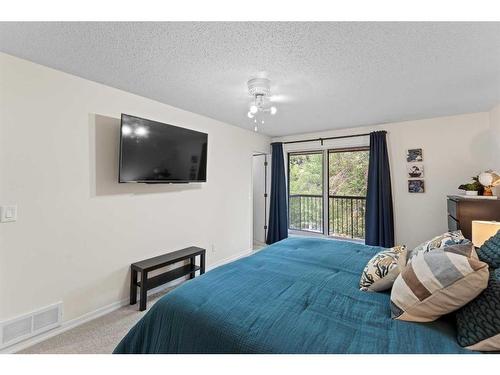 403-3131 63 Avenue Sw, Calgary, AB - Indoor Photo Showing Bedroom