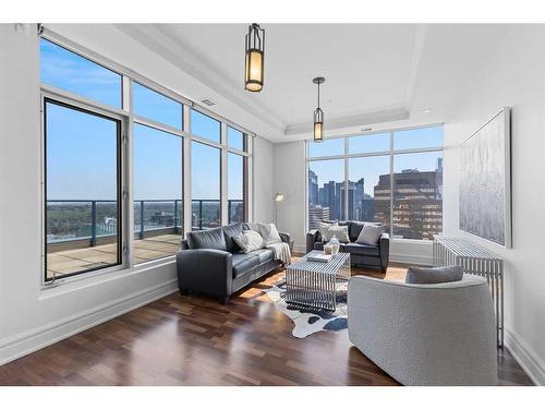 2801-910 5 Avenue Sw, Calgary, AB - Indoor Photo Showing Living Room