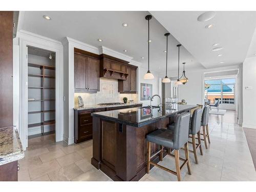 2801-910 5 Avenue Sw, Calgary, AB - Indoor Photo Showing Kitchen With Upgraded Kitchen