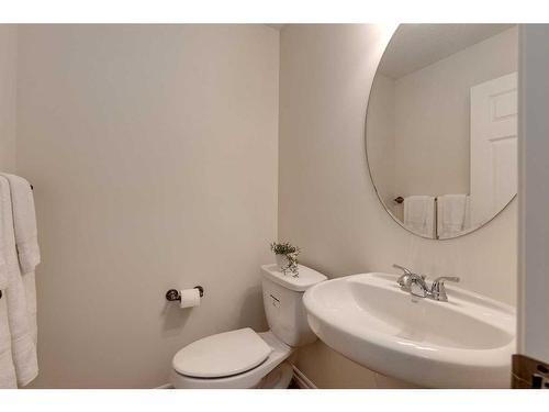 106 Skyview Springs Rise Ne, Calgary, AB - Indoor Photo Showing Bathroom