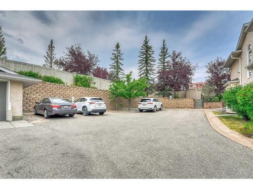 28-100 Signature Way Sw, Calgary, AB - Outdoor