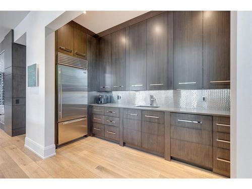 4248 Britannia Drive Sw, Calgary, AB - Indoor Photo Showing Kitchen With Upgraded Kitchen