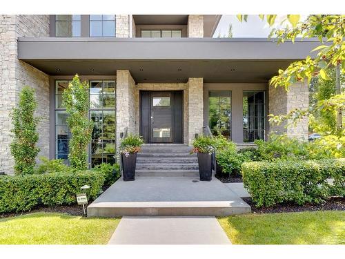 4248 Britannia Drive Sw, Calgary, AB - Outdoor With Facade