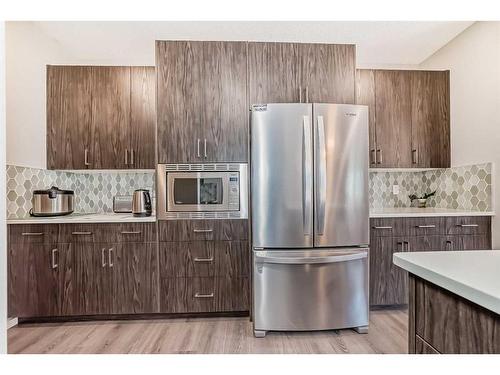 17 Walgrove Manor Se, Calgary, AB - Indoor Photo Showing Kitchen