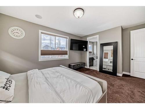 156 Auburn Sound Manor Se, Calgary, AB - Indoor Photo Showing Bedroom