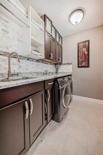 156 Auburn Sound Manor Se, Calgary, AB - Indoor Photo Showing Laundry Room