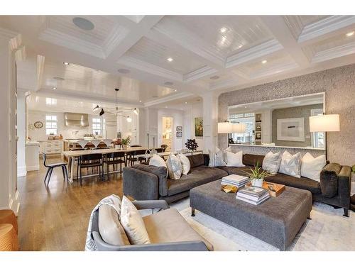 3811 9 Street Sw, Calgary, AB - Indoor Photo Showing Living Room