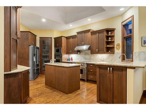 64 Heritage Lake Drive, Heritage Pointe, AB - Indoor Photo Showing Kitchen