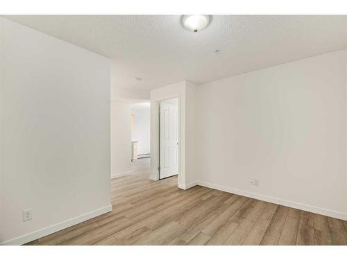 1218-2371 Eversyde Avenue Sw, Calgary, AB - Indoor Photo Showing Other Room