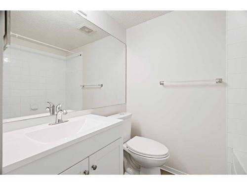 1218-2371 Eversyde Avenue Sw, Calgary, AB - Indoor Photo Showing Bathroom