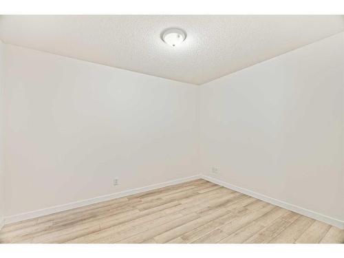 1218-2371 Eversyde Avenue Sw, Calgary, AB - Indoor Photo Showing Other Room