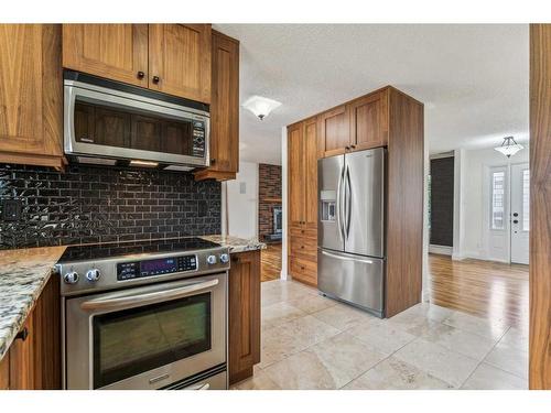 244 Queensland Road Se, Calgary, AB - Indoor Photo Showing Kitchen