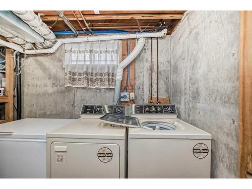 36 Edgehill Drive Nw, Calgary, AB - Indoor Photo Showing Laundry Room