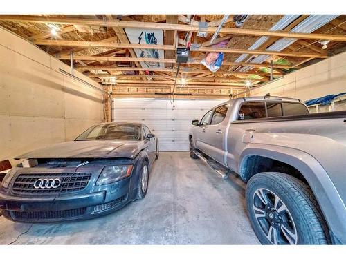 36 Edgehill Drive Nw, Calgary, AB - Indoor Photo Showing Garage