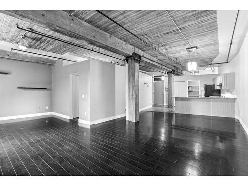 306-240 11 Avenue Sw, Calgary, AB - Indoor Photo Showing Other Room