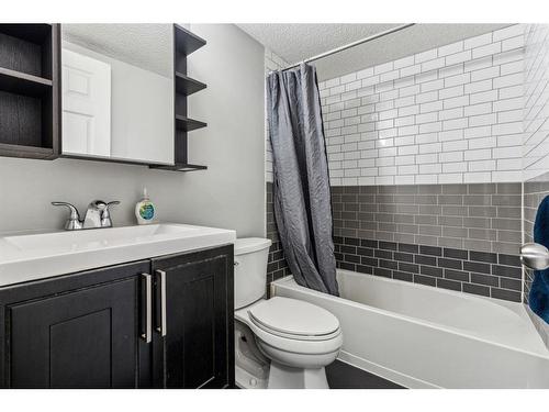 317-1717 60 Street Se, Calgary, AB - Indoor Photo Showing Bathroom