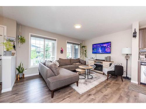 242 Cityscape Boulevard Ne, Calgary, AB - Indoor Photo Showing Living Room