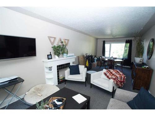 2359 22A Street Nw, Calgary, AB - Indoor