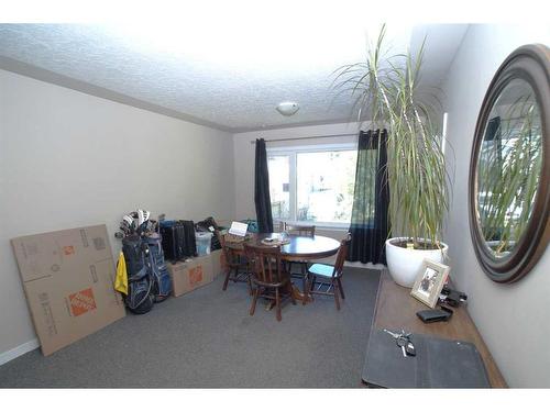 2359 22A Street Nw, Calgary, AB - Indoor Photo Showing Dining Room