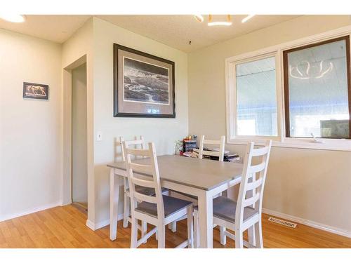 245016 Township Road 30-2, Rural Kneehill County, AB - Indoor Photo Showing Dining Room