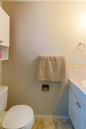 245016 Township Road 30-2, Rural Kneehill County, AB - Indoor Photo Showing Bathroom