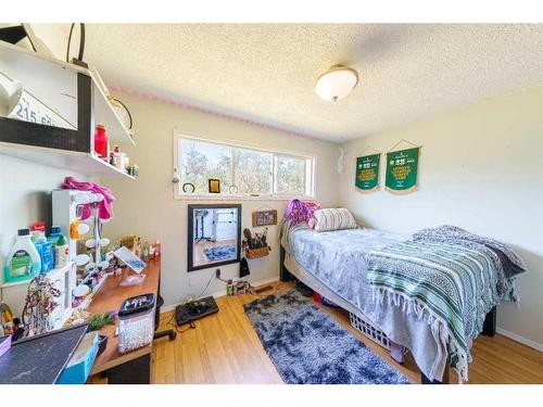 245016 Township Road 30-2, Rural Kneehill County, AB - Indoor Photo Showing Bedroom