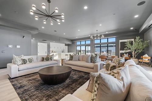 102-835 78 Street Sw, Calgary, AB - Indoor Photo Showing Living Room