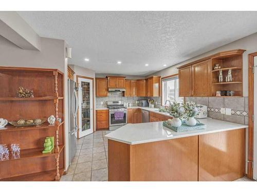 105 Saddletree Close Ne, Calgary, AB - Indoor Photo Showing Kitchen