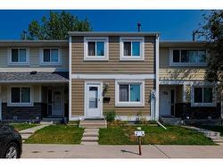 6 Georgian Villas NE Calgary, AB T2A 7C4