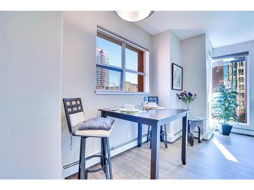 316-1053 10 Street Sw, Calgary, AB - Indoor Photo Showing Dining Room