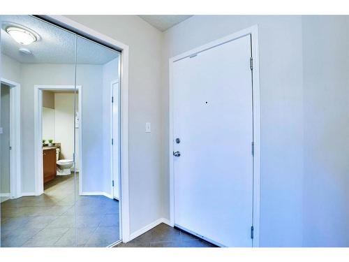 316-1053 10 Street Sw, Calgary, AB - Indoor Photo Showing Other Room