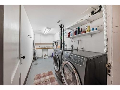 3379 Breton Close Nw, Calgary, AB - Indoor Photo Showing Laundry Room