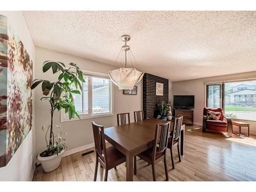 3379 Breton Close Nw, Calgary, AB - Indoor Photo Showing Dining Room